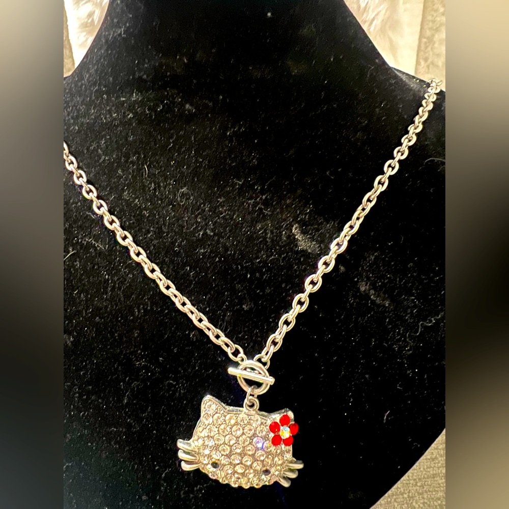 Hello kitty 🎀 necklace